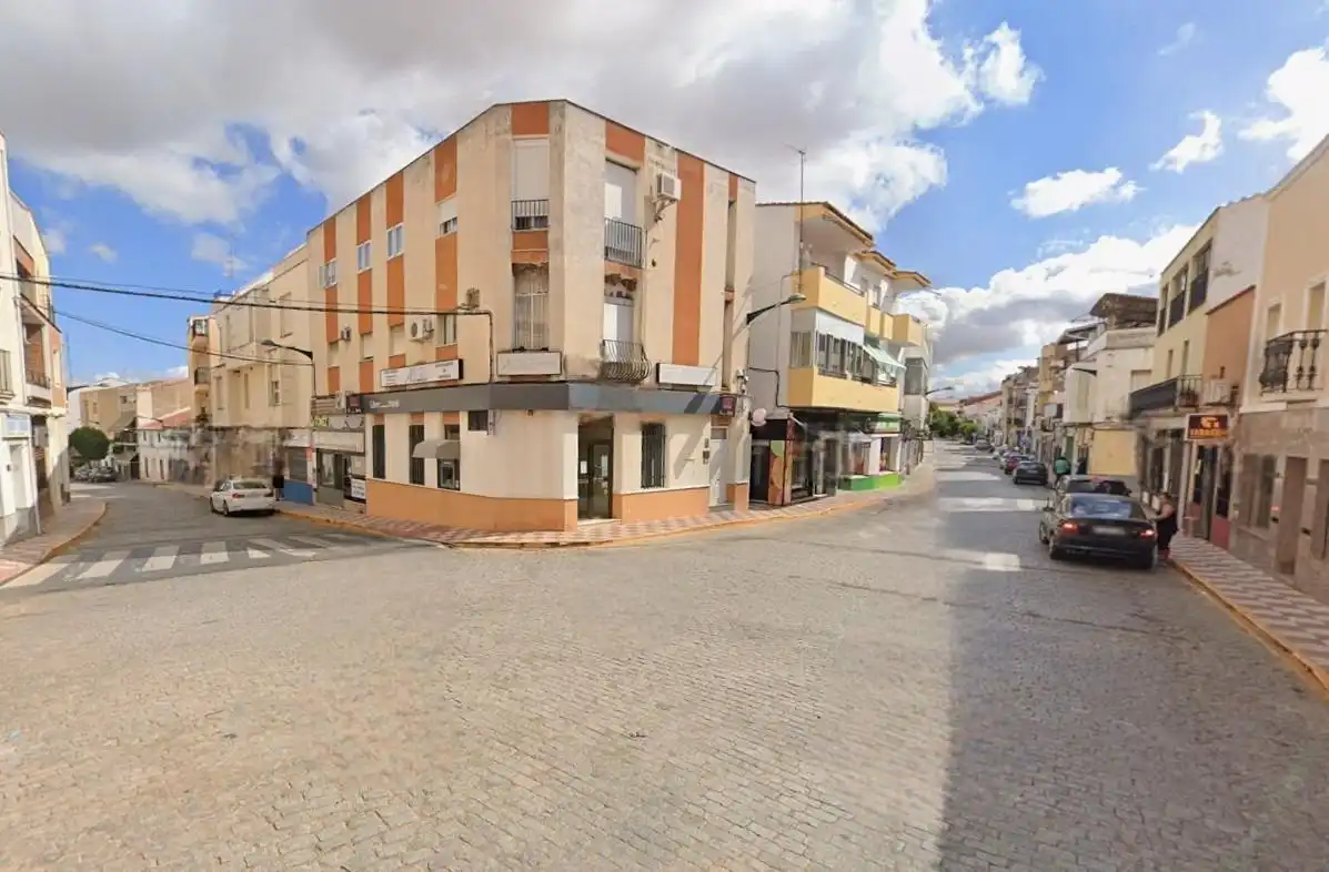 Local comercial en venta en Avenida Constitución 13