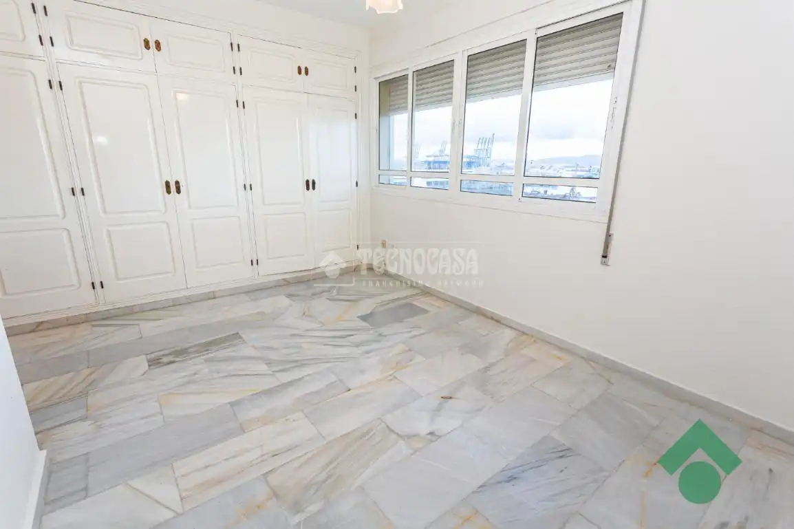 Bedroom of Flat for sale in Algeciras