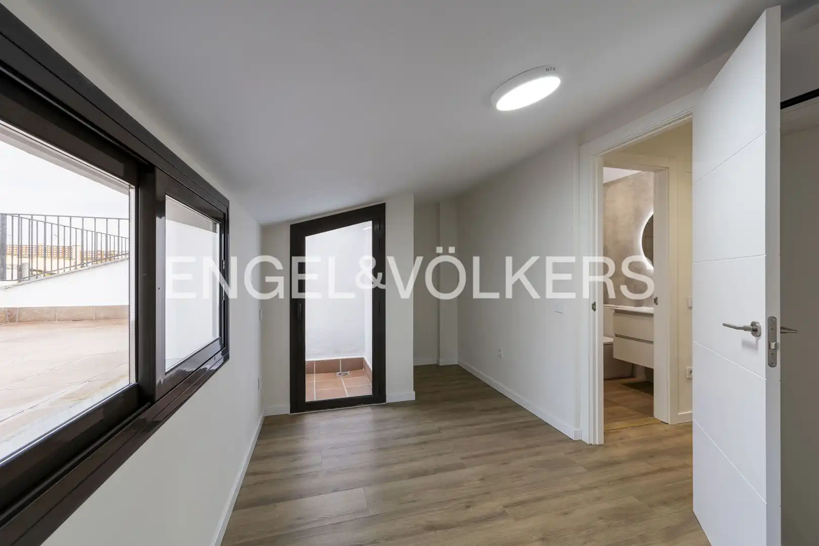 Dúplex en venta en Santa Perpètua de Mogoda con Calefacción, Parquet y Terraza