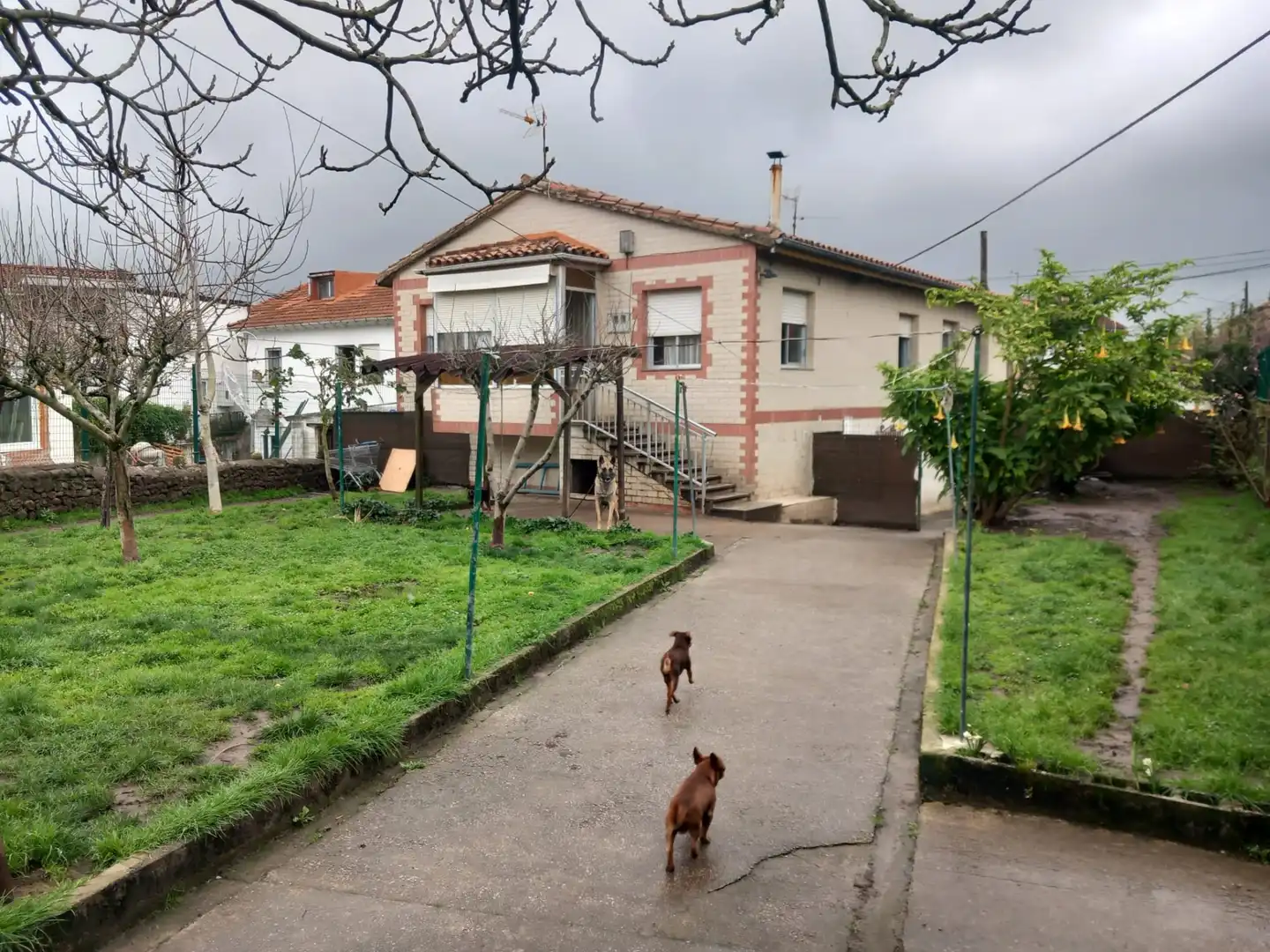 Vista exterior de Casa o chalet en venta en Torrelavega  con Jardín privado, Amueblado y Balcón
