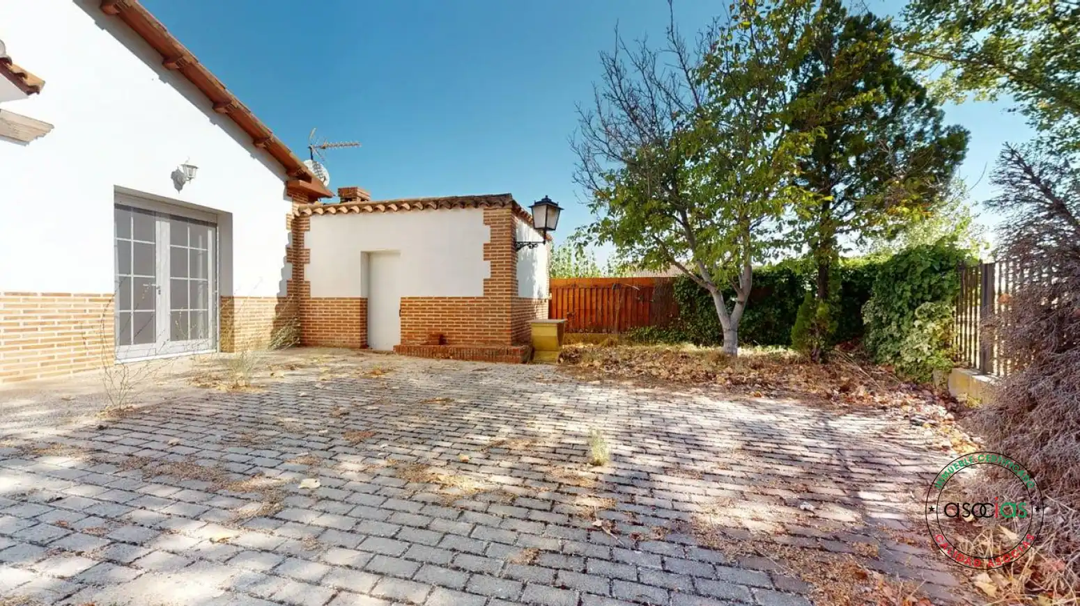 Vista exterior de Casa o xalet en venda en Juarros de Voltoya amb Calefacció i Traster