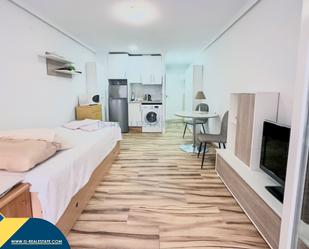 Dormitori de Estudi en venda en Torrevieja amb Aire condicionat, Terrassa i Balcó
