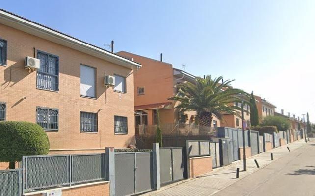 Vista exterior de Casa o xalet en venda en Arroyomolinos (Madrid) amb Jardí privat i Traster