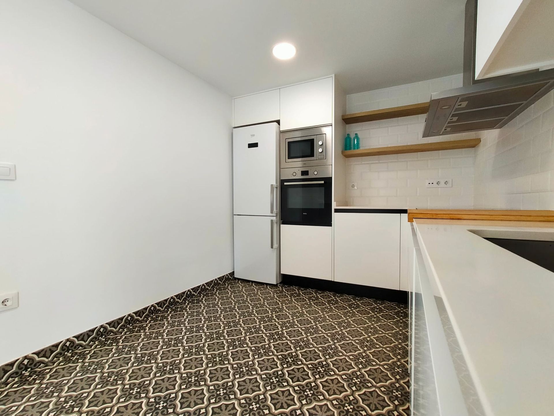 Kitchen of Flat for sale in  Valencia Capital  with Air Conditioner, Parquet flooring and Balcony