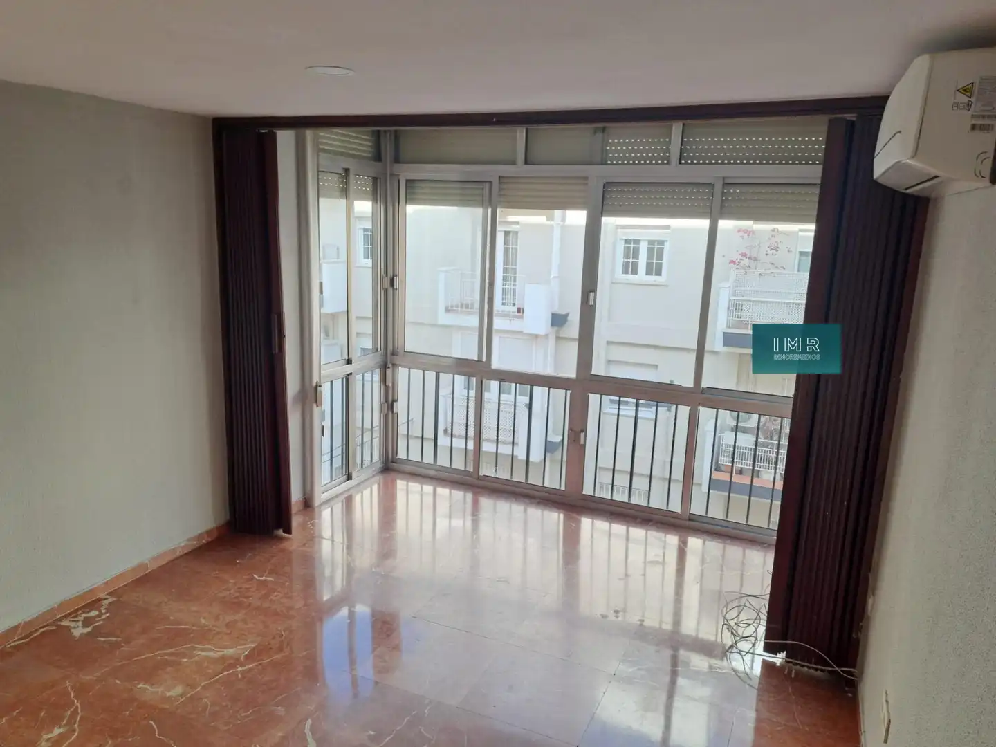 Flat for rent in Sevilla  with Air Conditioner and Storage room