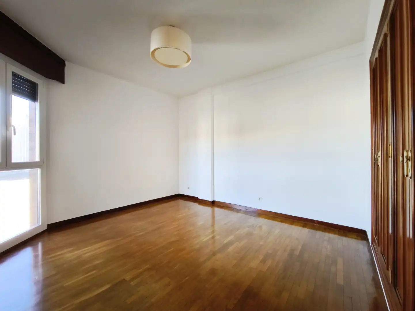 Dormitori de Casa o xalet en venda en  Logroño amb Calefacció, Parquet i Terrassa