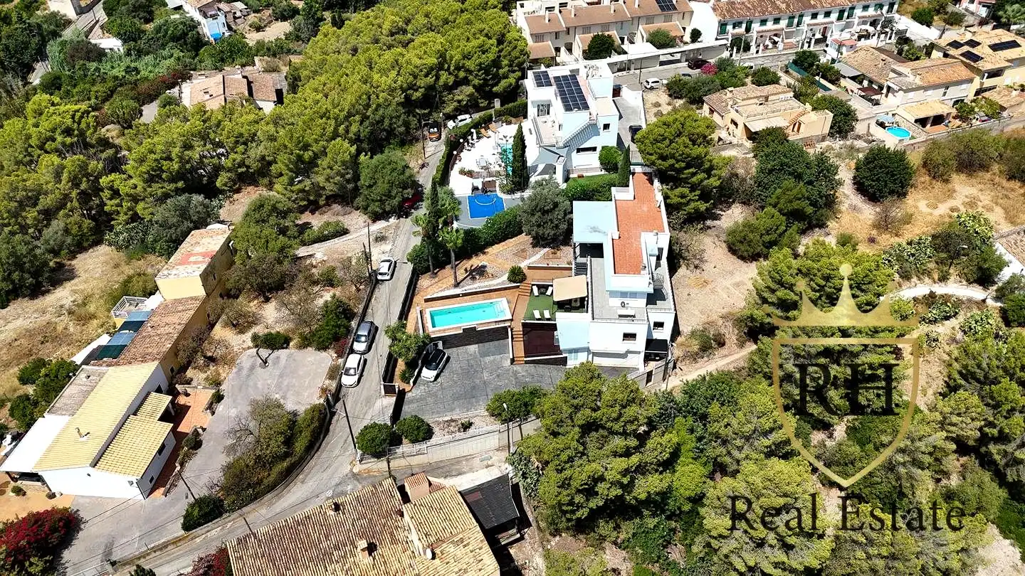 Vista exterior de Casa o xalet en venda en  Palma de Mallorca amb Aire condicionat, Calefacció i Jardí privat