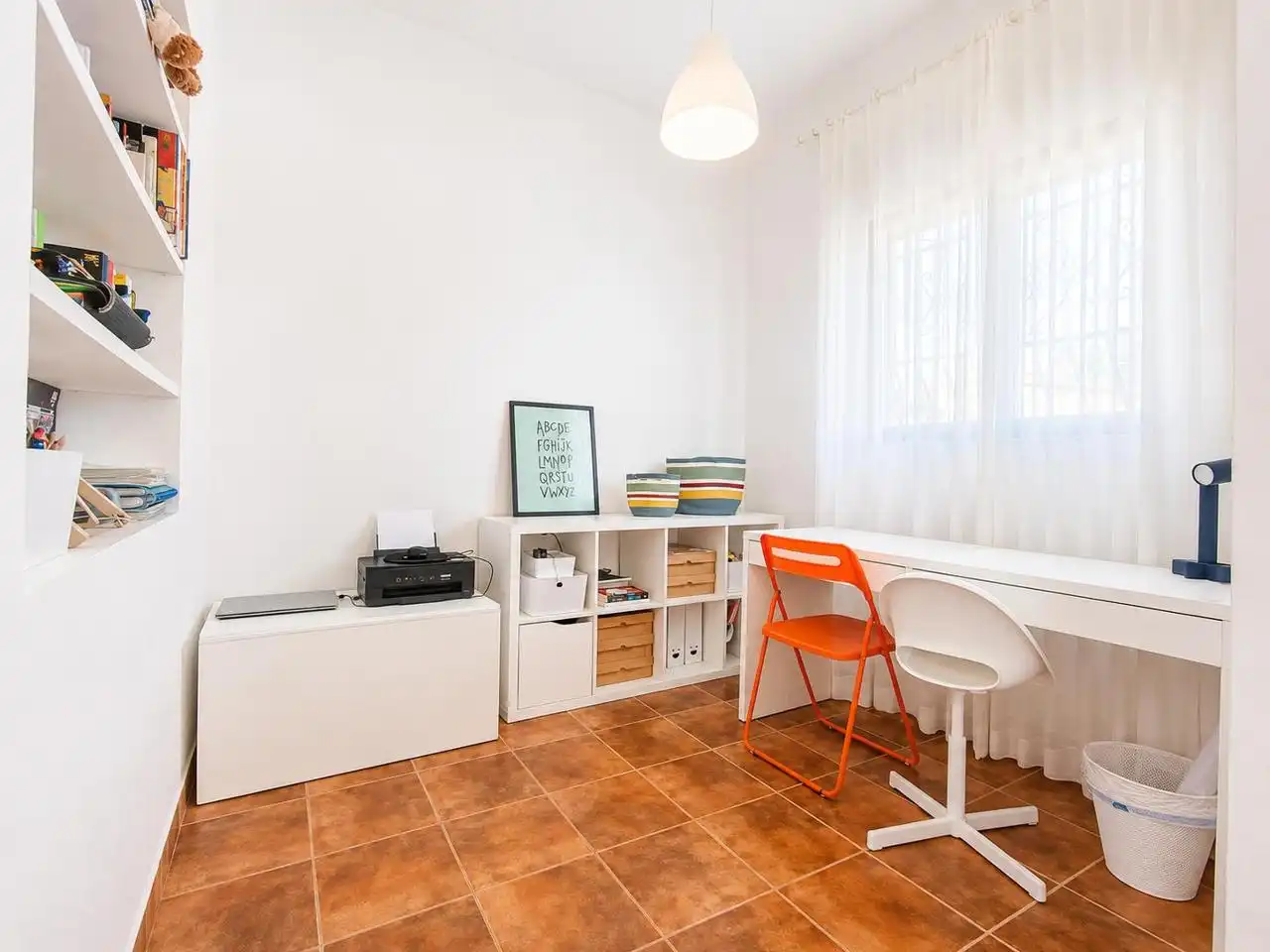 Dormitori de Casa o xalet en venda en Oliva amb Jardí privat, Terrassa i Traster