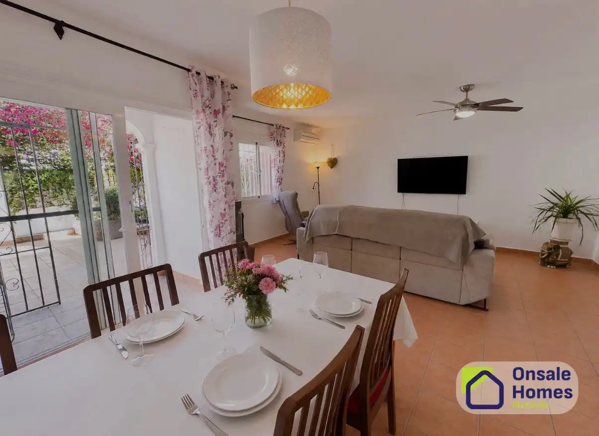Dining room of Detached homes for sale in Fuengirola  with Air Conditioner, Terrace and Balcony