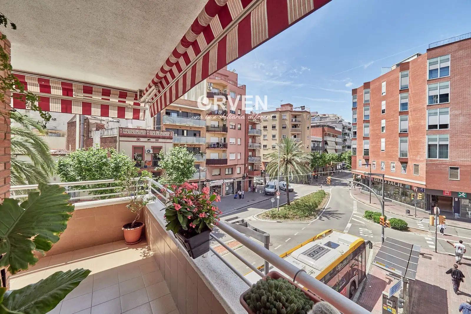 Außenansicht von Wohnung zum Verkauf in L'Hospitalet de Llobregat mit Klimaanlage, Heizung und Terrasse