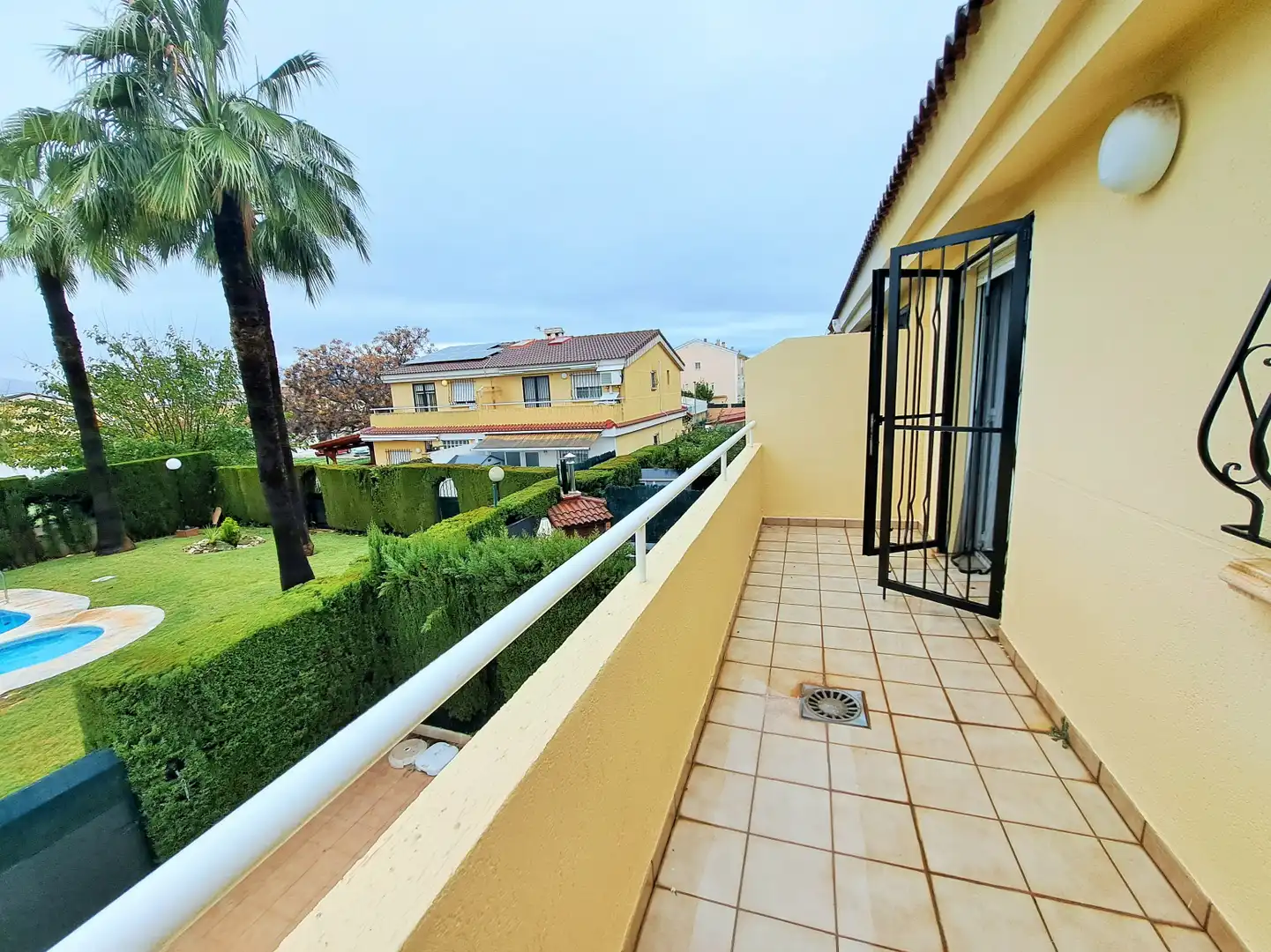 Vista exterior de Casa o chalet en venta en Daimús con Aire acondicionado, Calefacción y Terraza