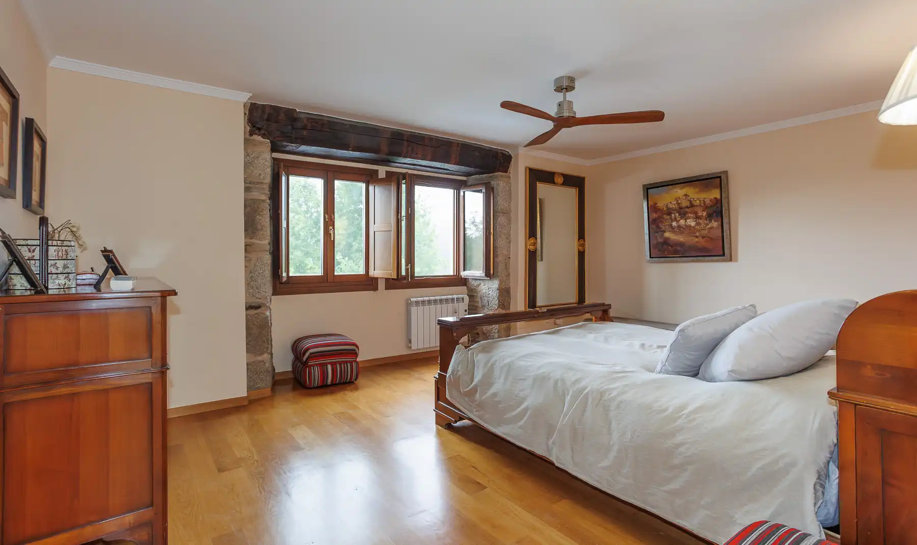 Habitación de Casa o chalet en venta en Lugo con Piscina y Amueblado