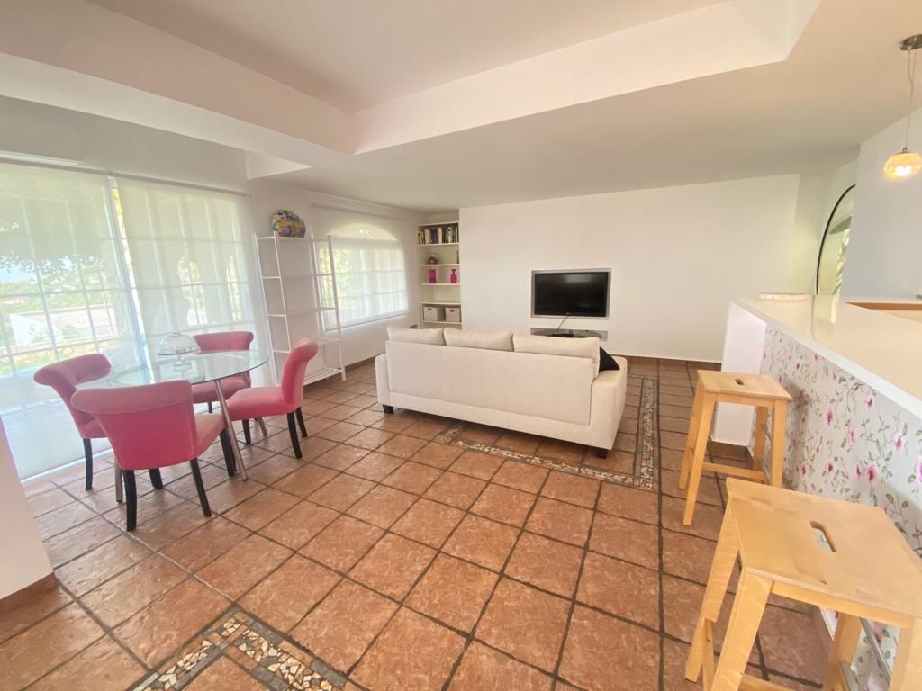 Sala d'estar de Apartament de lloguer en Oropesa del Mar / Orpesa amb Jardí privat, Terrassa i Piscina