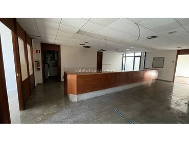 Local comercial de lloguer a Calle SANT PROGET 7