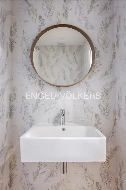 Bathroom of Flat for rent in Madrid  with Air Conditioner, Heating and Balcony