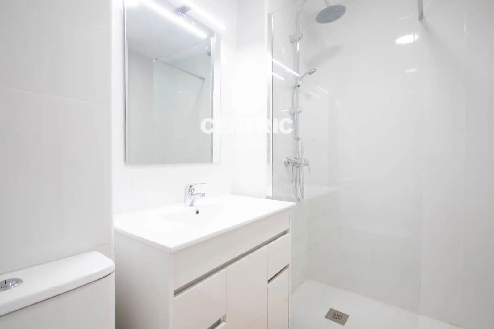 Baño de Ático en venta en Terrassa con Calefacción y Terraza