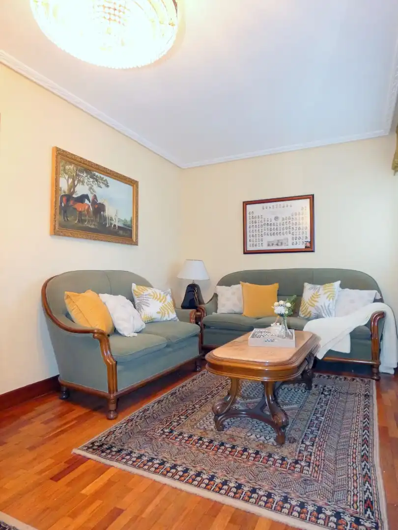 Flat for sale in Karmelo Kalea, Santutxu - Basarrate