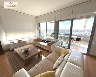 Sala d'estar de Àtic en venda en Elche / Elx amb Aire condicionat i Terrassa