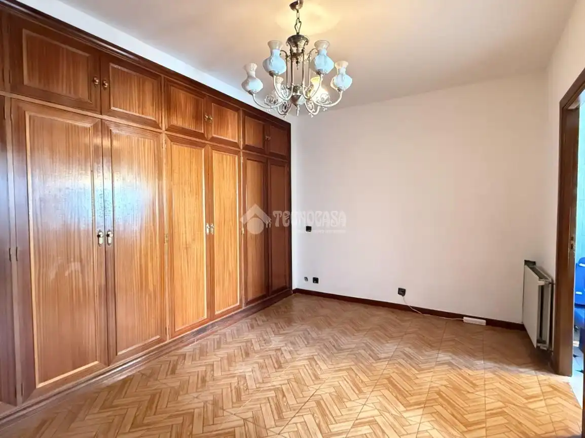 Dormitori de Casa o xalet en venda en Madrid amb Calefacció, Jardí privat i Terrassa