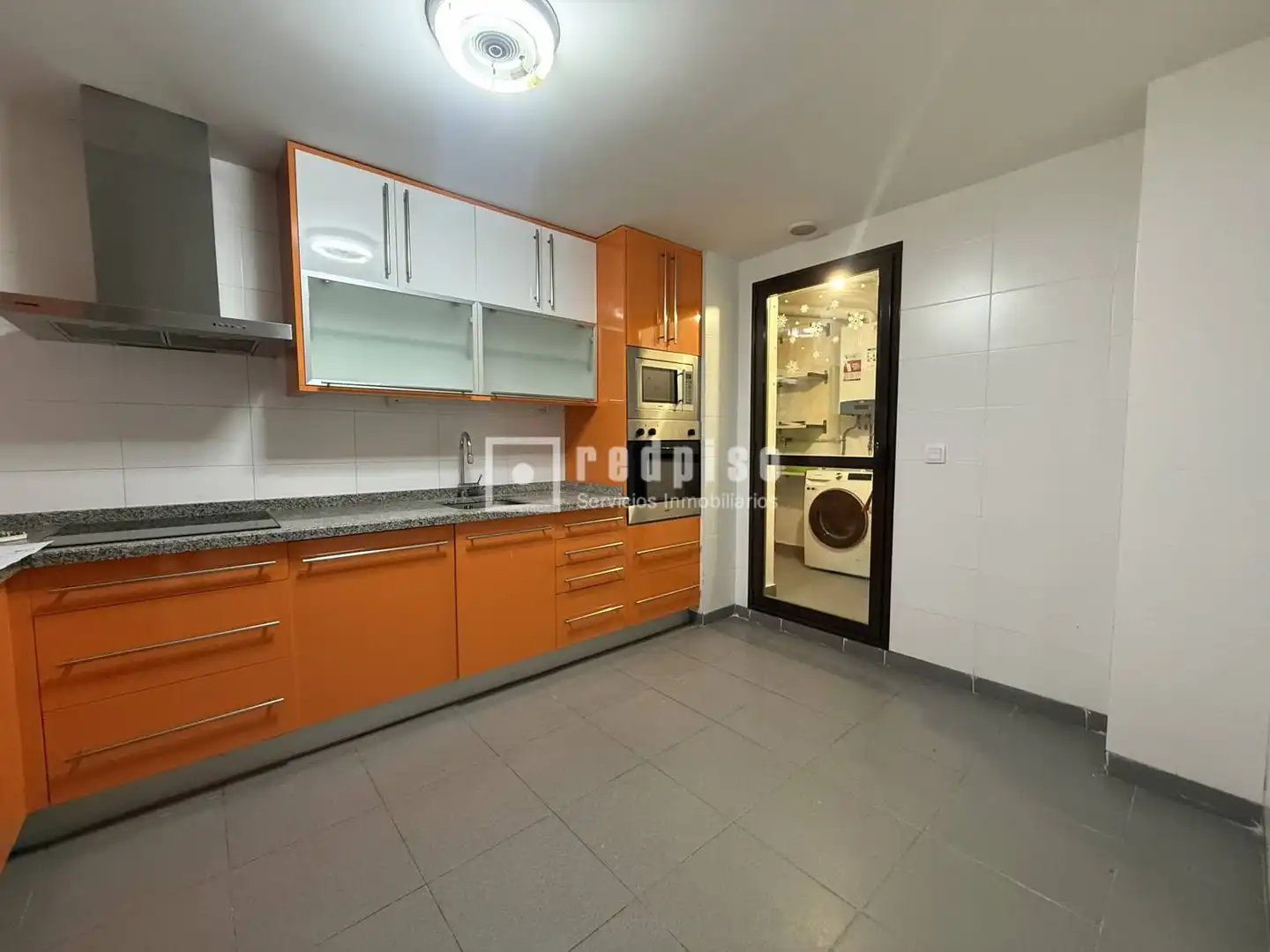 Cocina de Piso de alquiler en Madrid con Aire acondicionado, Calefacción y Jardín privado