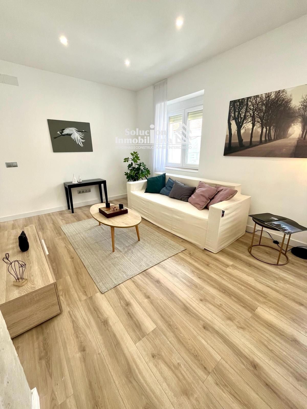 Living room of Flat for sale in Salamanca Capital  with Air Conditioner and Heating