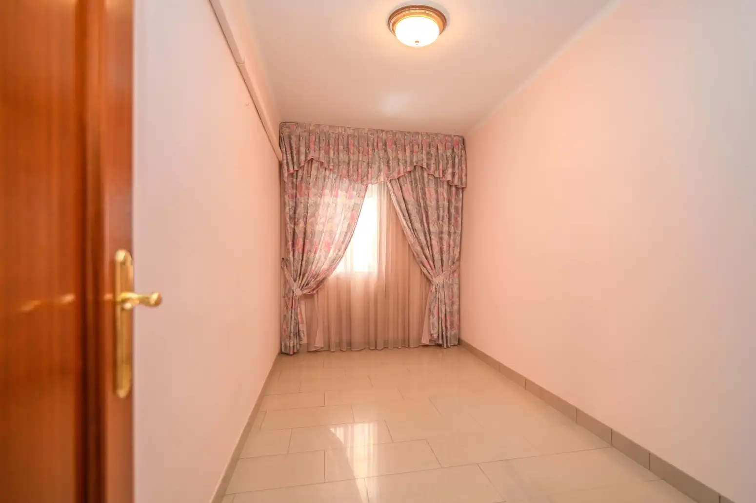 Habitación de Piso en venta en Cornellà de Llobregat con Aire acondicionado, Calefacción y Balcón