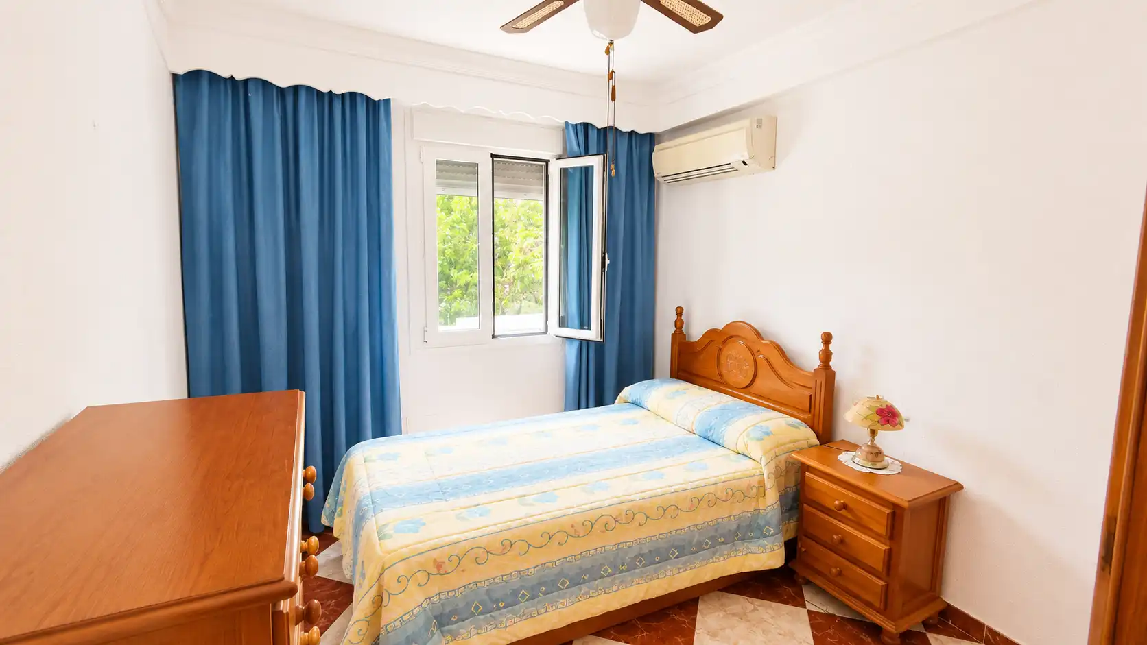 Habitación de Piso en venta en Málaga con Aire acondicionado, Terraza y Amueblado