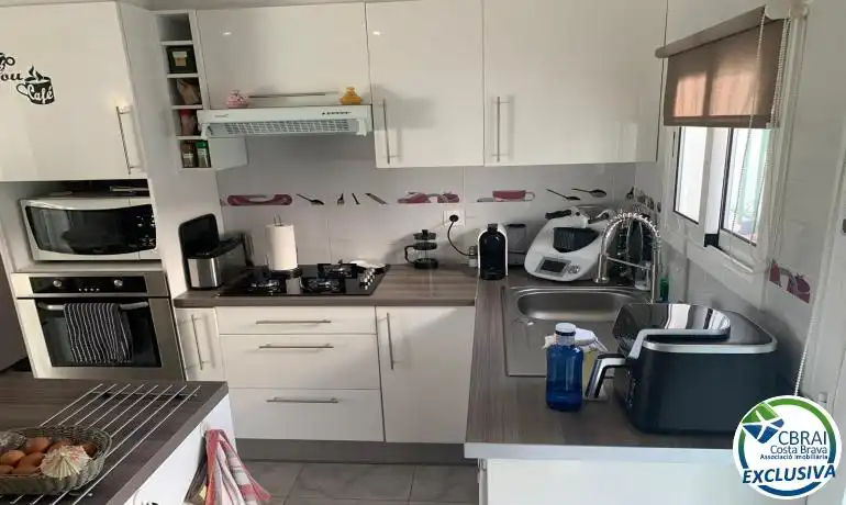Casa aparellada amb piscina en venda a Avinguda Illeta, imagen 18