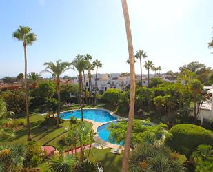 Jardí de Apartament en venda en Atalaya amb Aire condicionat, Terrassa i Piscina