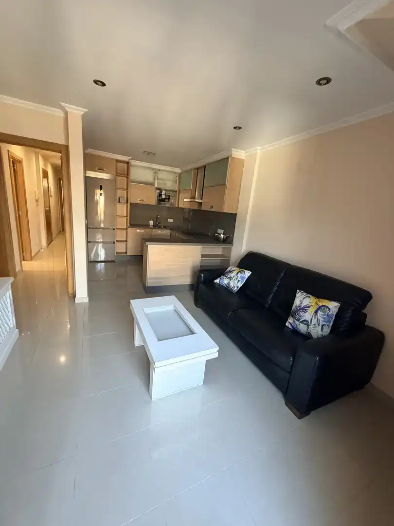 Sala d'estar de Àtic en venda en Moaña amb Parquet, Traster i Moblat