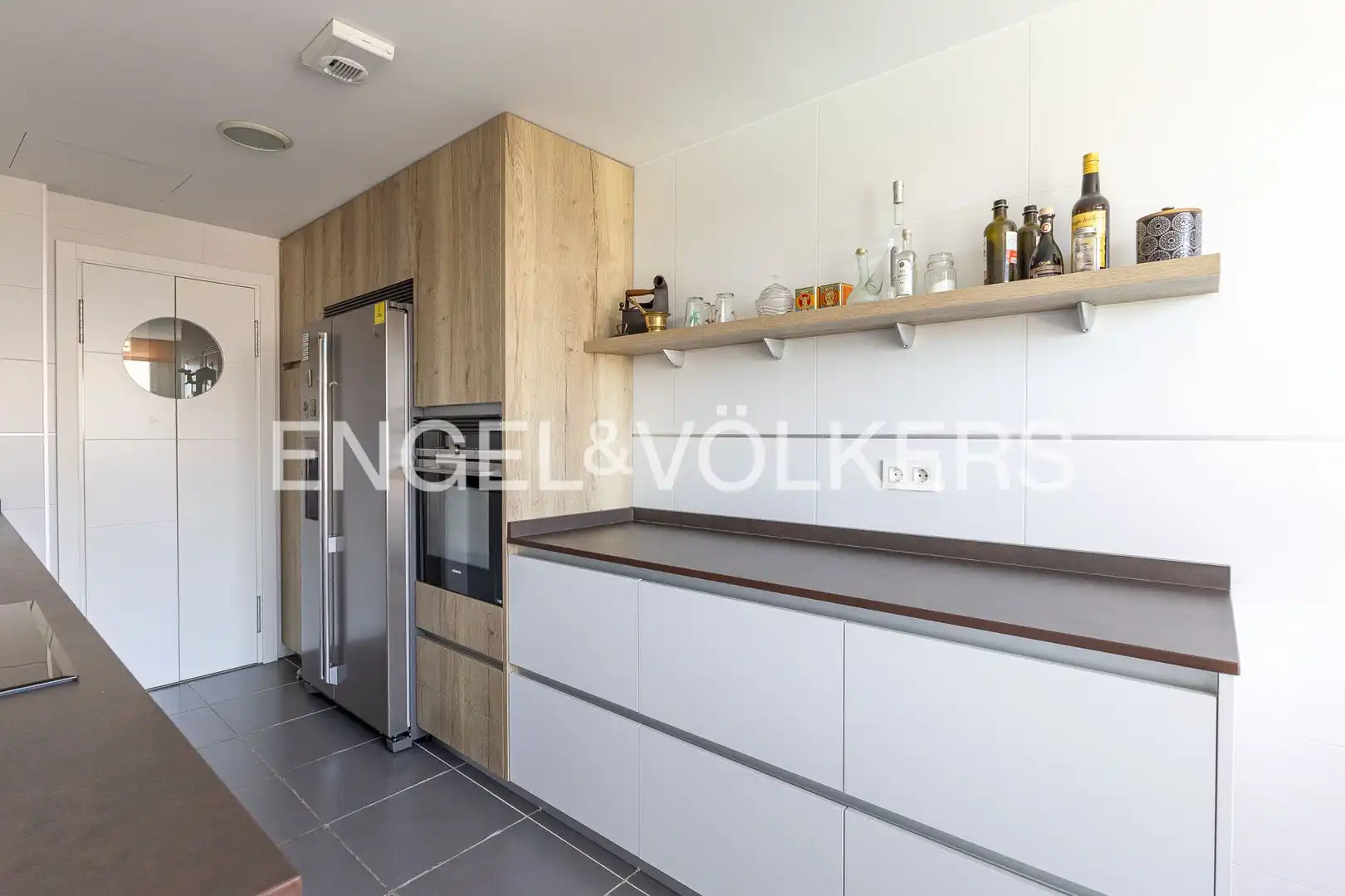Kitchen of Duplexes for sale in Madrid  with Air Conditioner, Heating and Private garden