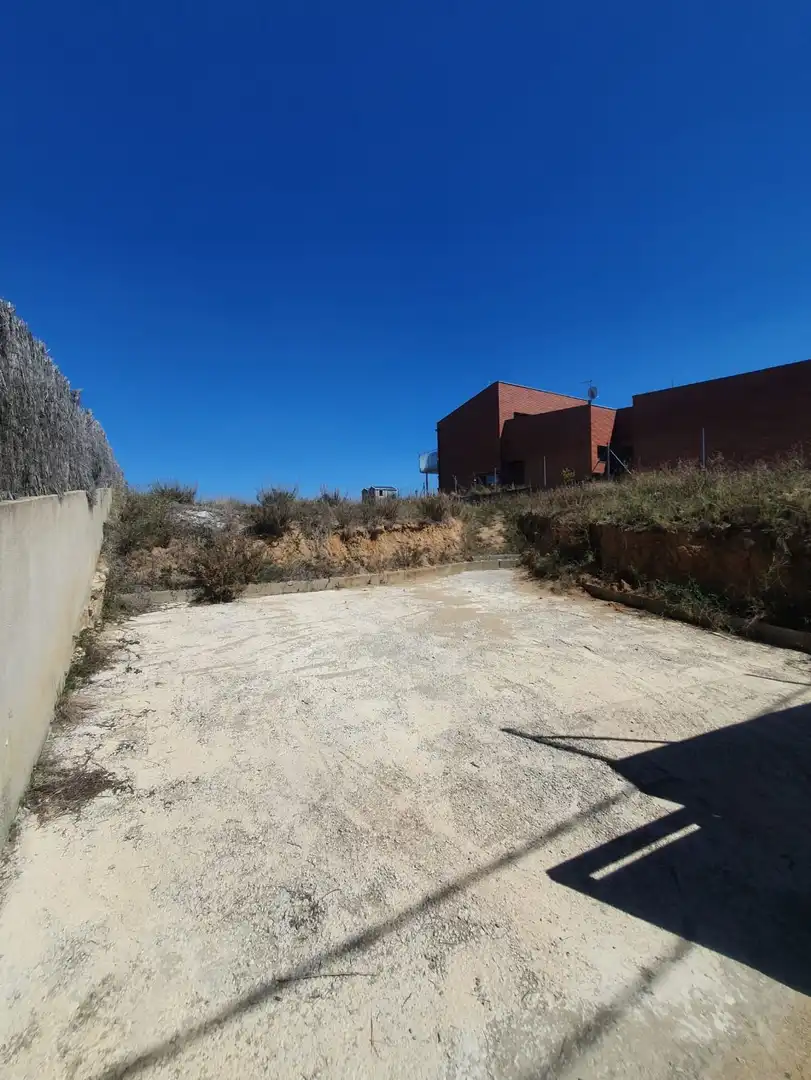 Wohnbaugrundstück zum Verkauf in Bigues i Riells del Fai, imagen 2