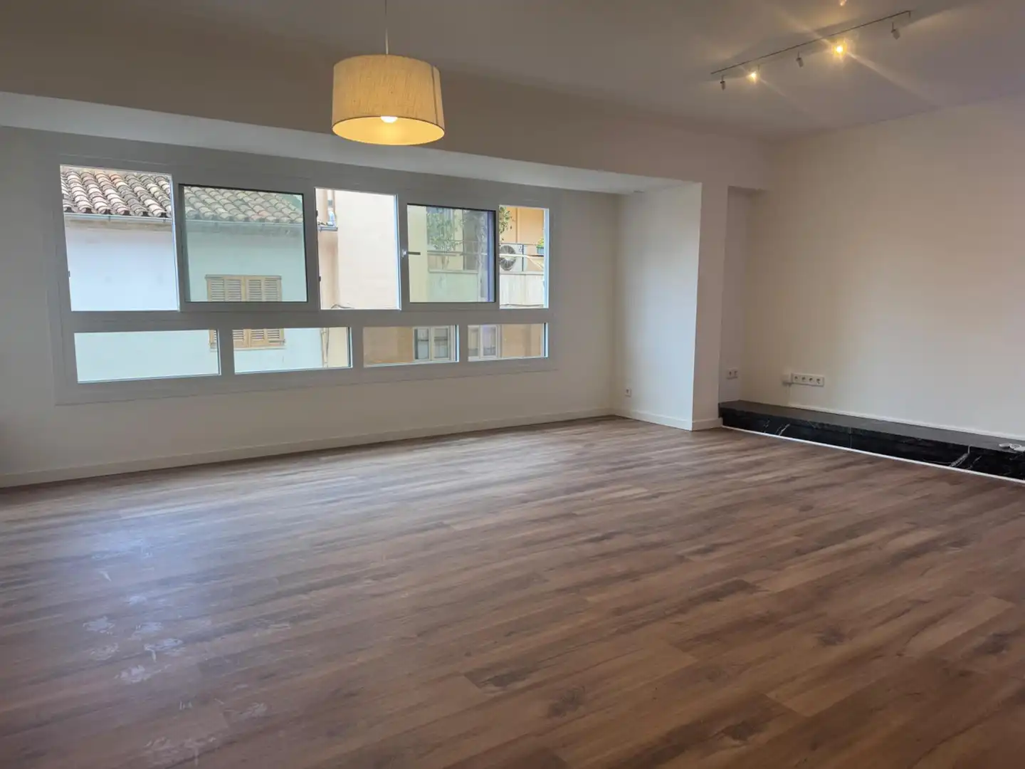 Sala de estar de Piso de alquiler en  Palma de Mallorca con Aire acondicionado y Terraza