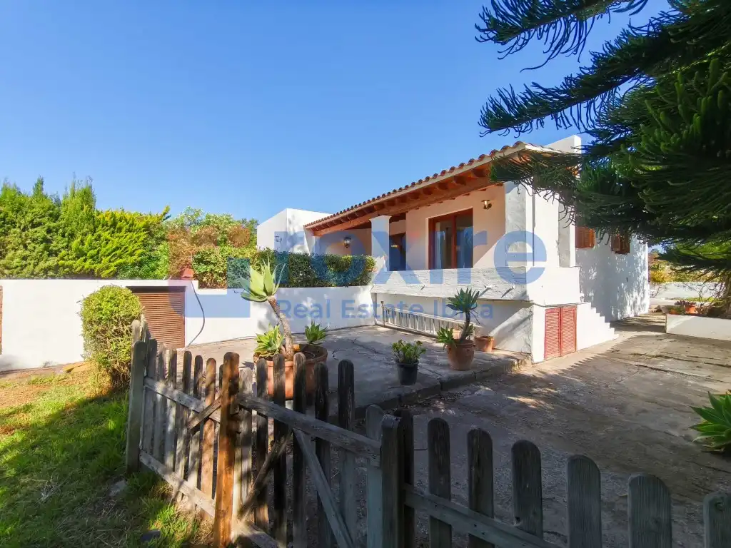 Vista exterior de Casa o chalet de alquiler en Sant Antoni de Portmany con Jardín privado, Terraza y Piscina