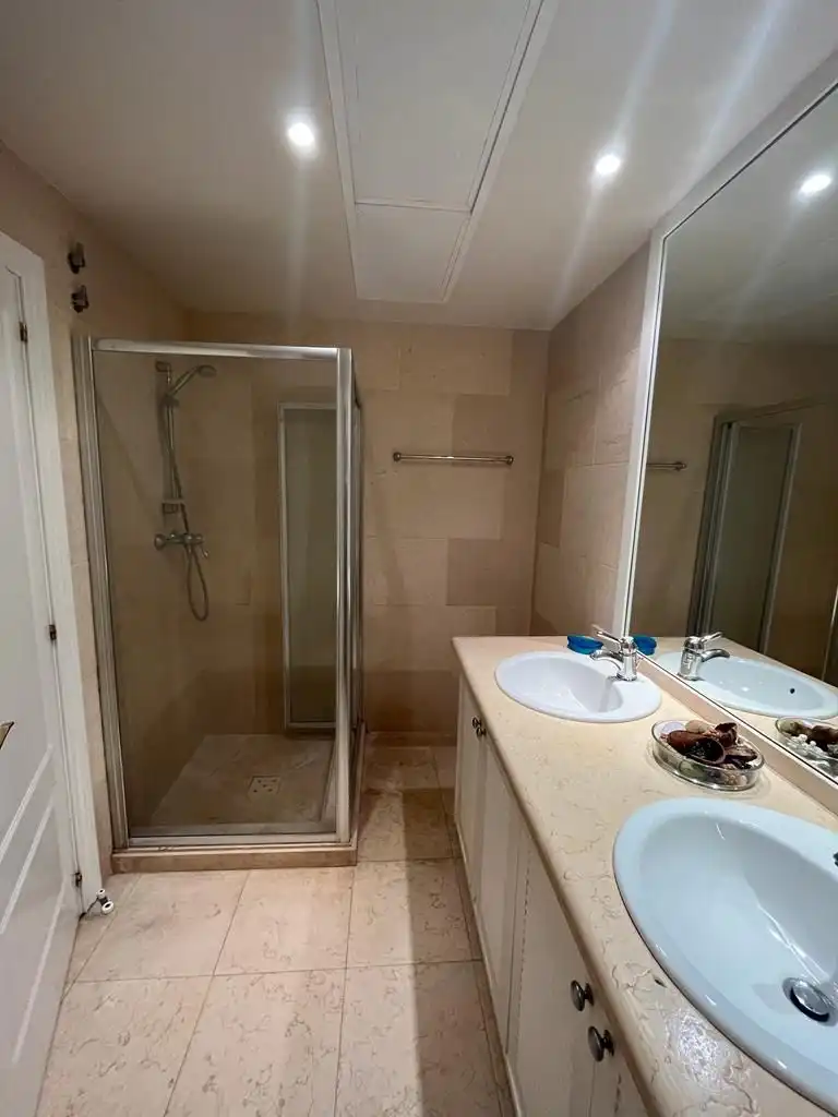 Bathroom of Flat for rent in Marbella  with Air Conditioner, Terrace and Swimming Pool