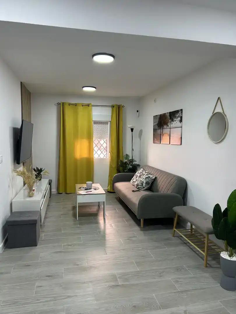 Wohnzimmer von Wohnung zur Miete in Rota mit Abstellraum und Möbliert