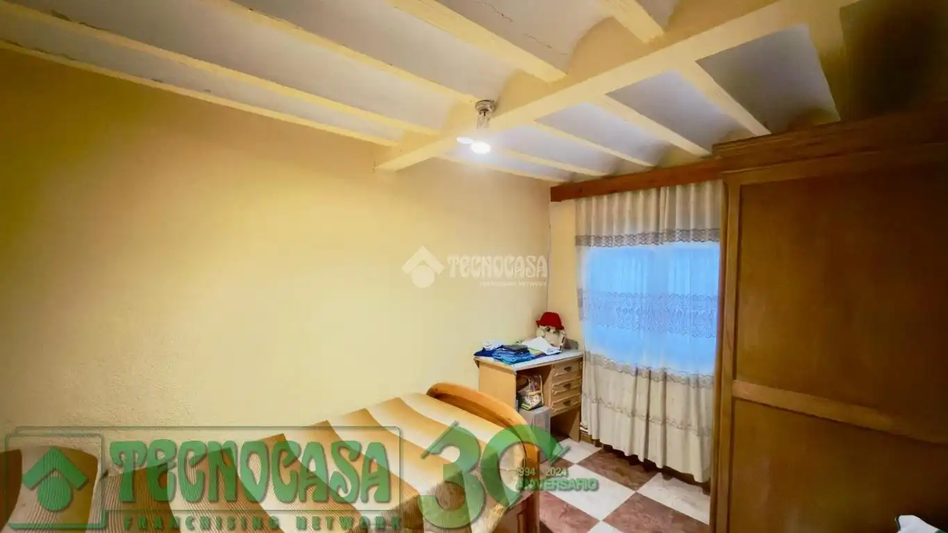 Dormitori de Casa adosada en venda en Quero amb Calefacció i Terrassa