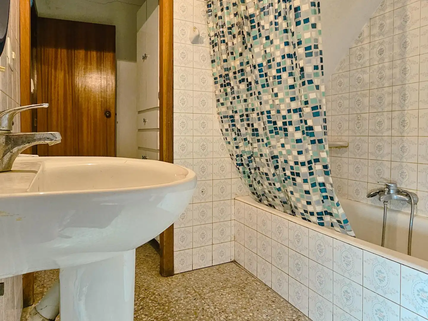 Baño de Local en venta en Ròtova con Aire acondicionado y Amueblado