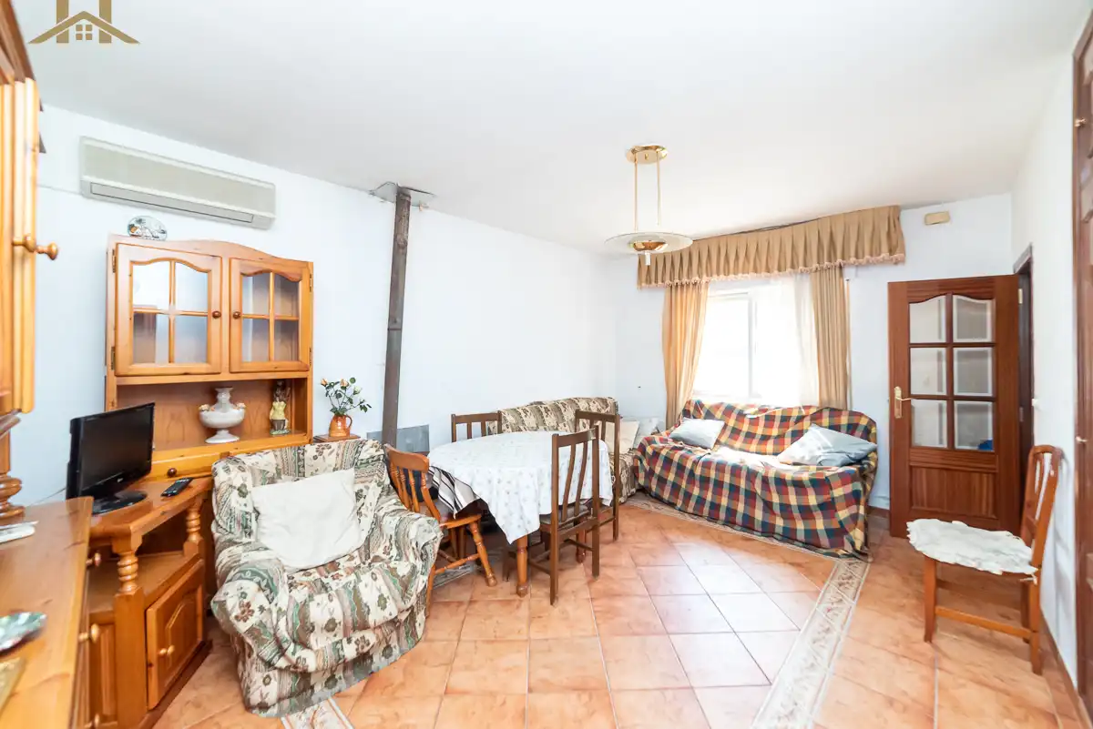 Sala d'estar de Casa o xalet en venda en Aldea del Fresno amb Aire condicionat, Jardí privat i Terrassa