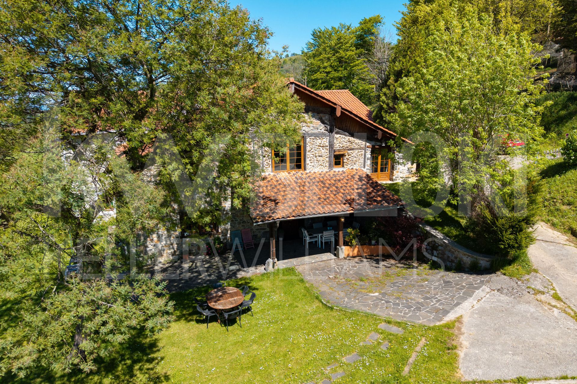 Vista exterior de Casa o xalet en venda en Errezil amb Calefacció, Jardí privat i Terrassa