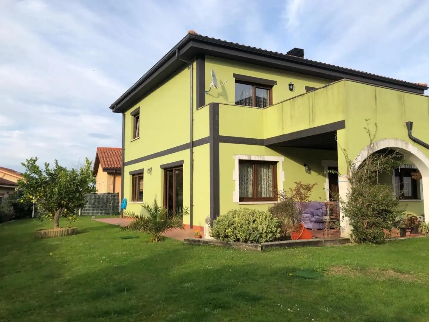 Vista exterior de Casa o chalet en venta en Voto con Calefacción, Jardín privado y Terraza