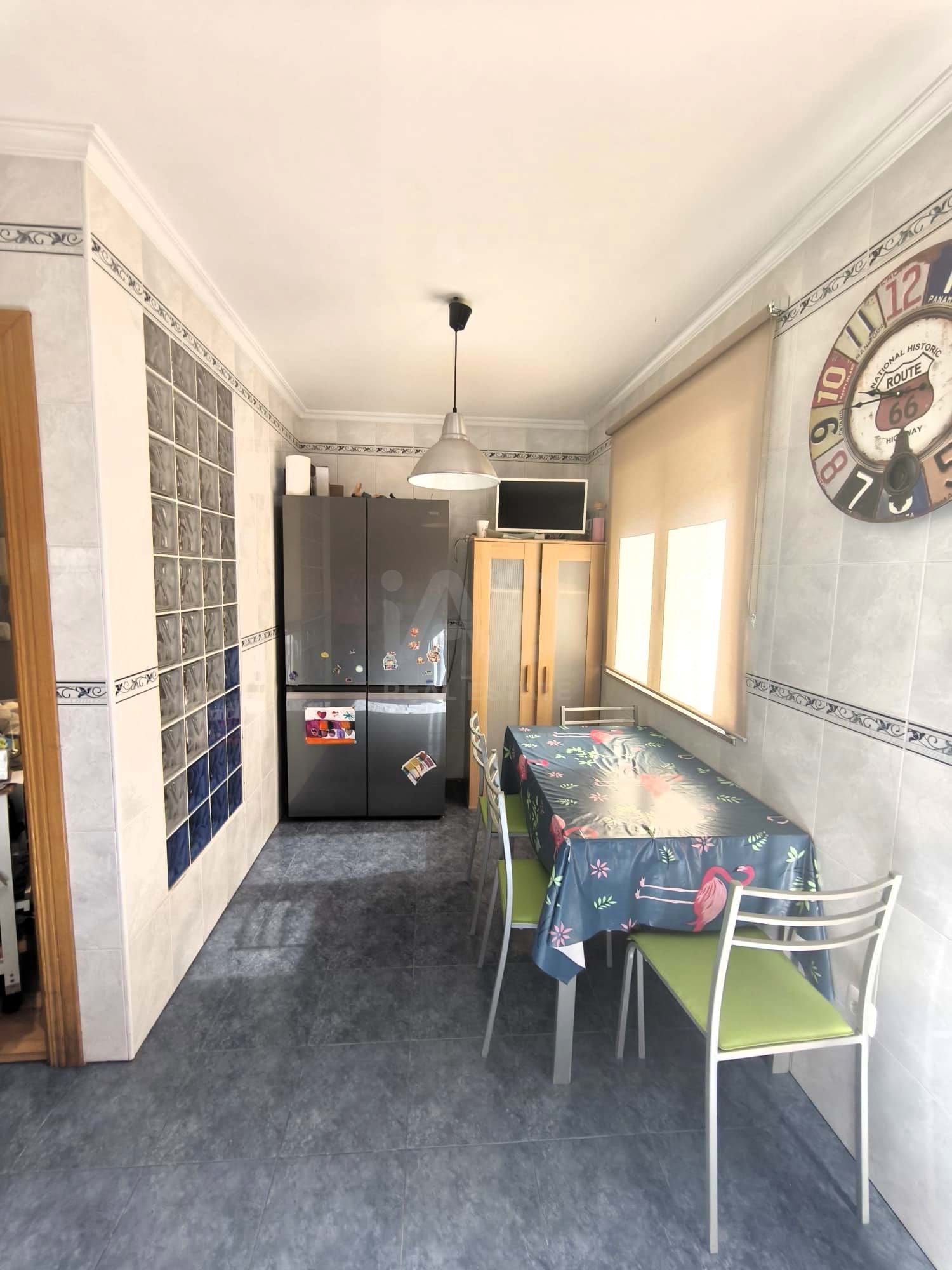 Cuina de Casa o xalet en venda en Cuadros amb Calefacció i Terrassa