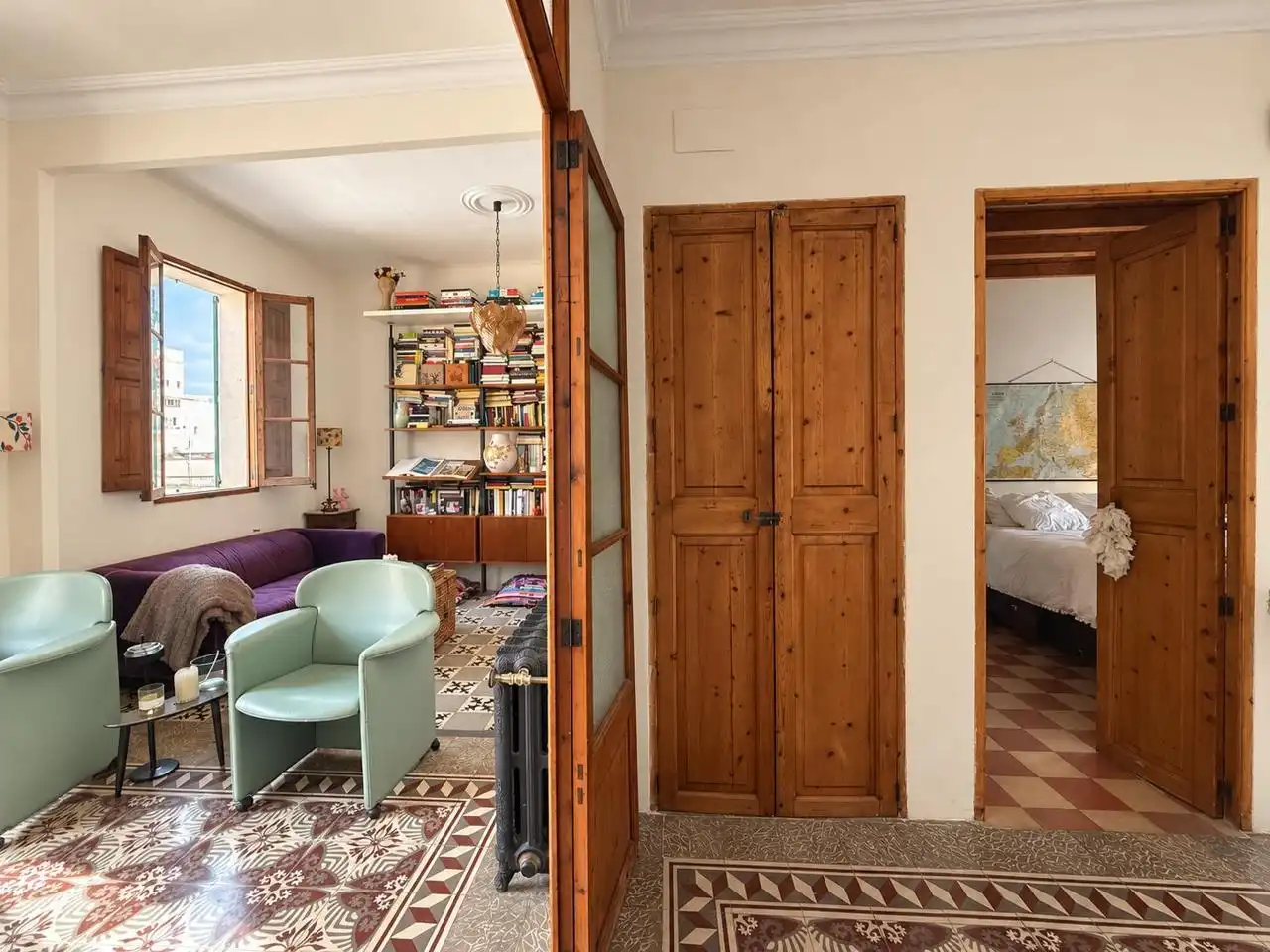 Flat with balcony for sale in calle de Lluís Martí, imagen 3