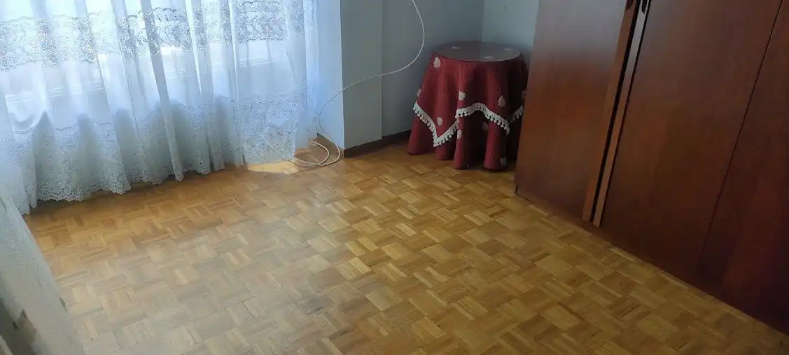 Dormitori de Pis en venda en Gijón  amb Parquet