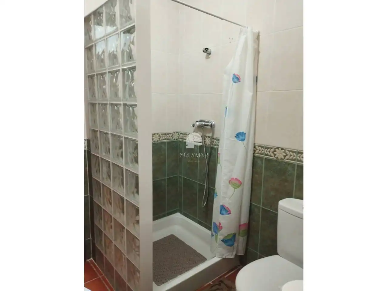 Baño de Finca rústica de alquiler en Vélez-Málaga con Aire acondicionado, Jardín privado y Terraza
