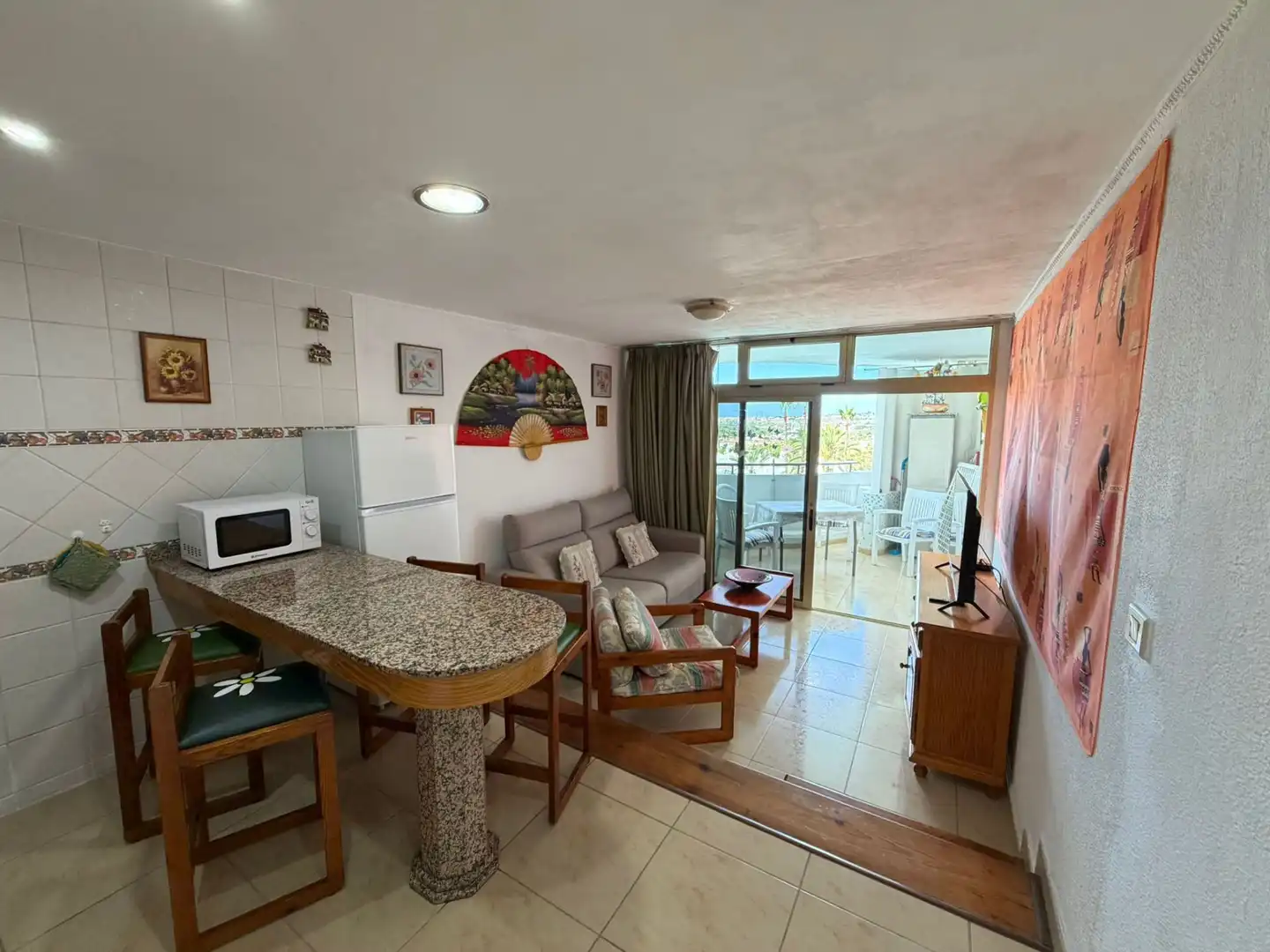 Sala de estar de Apartamento en venta en San Bartolomé de Tirajana con Amueblado y Piscina comunitaria