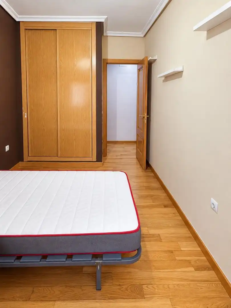 Dormitori de Pis en venda en El Quiñón  