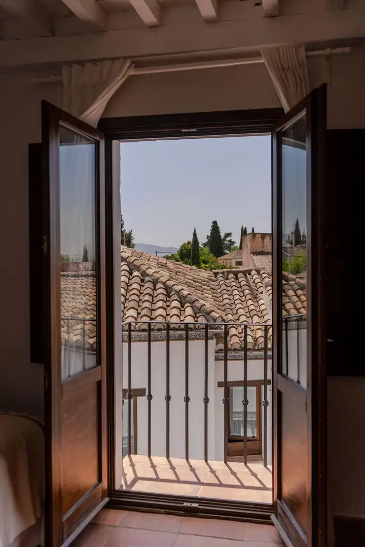 Vista exterior de Pis en venda en Granada amb Aire condicionat
