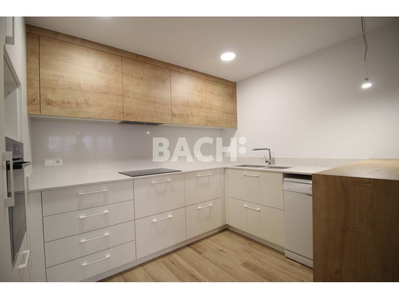 Kitchen of Flat to rent in Vic  with Heating, Parquet flooring and Balcony