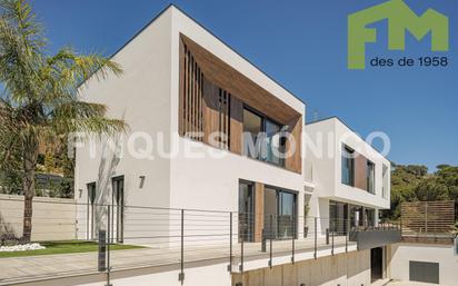 Vista exterior de Casa o xalet en venda en Teià amb Aire condicionat, Calefacció i Jardí privat